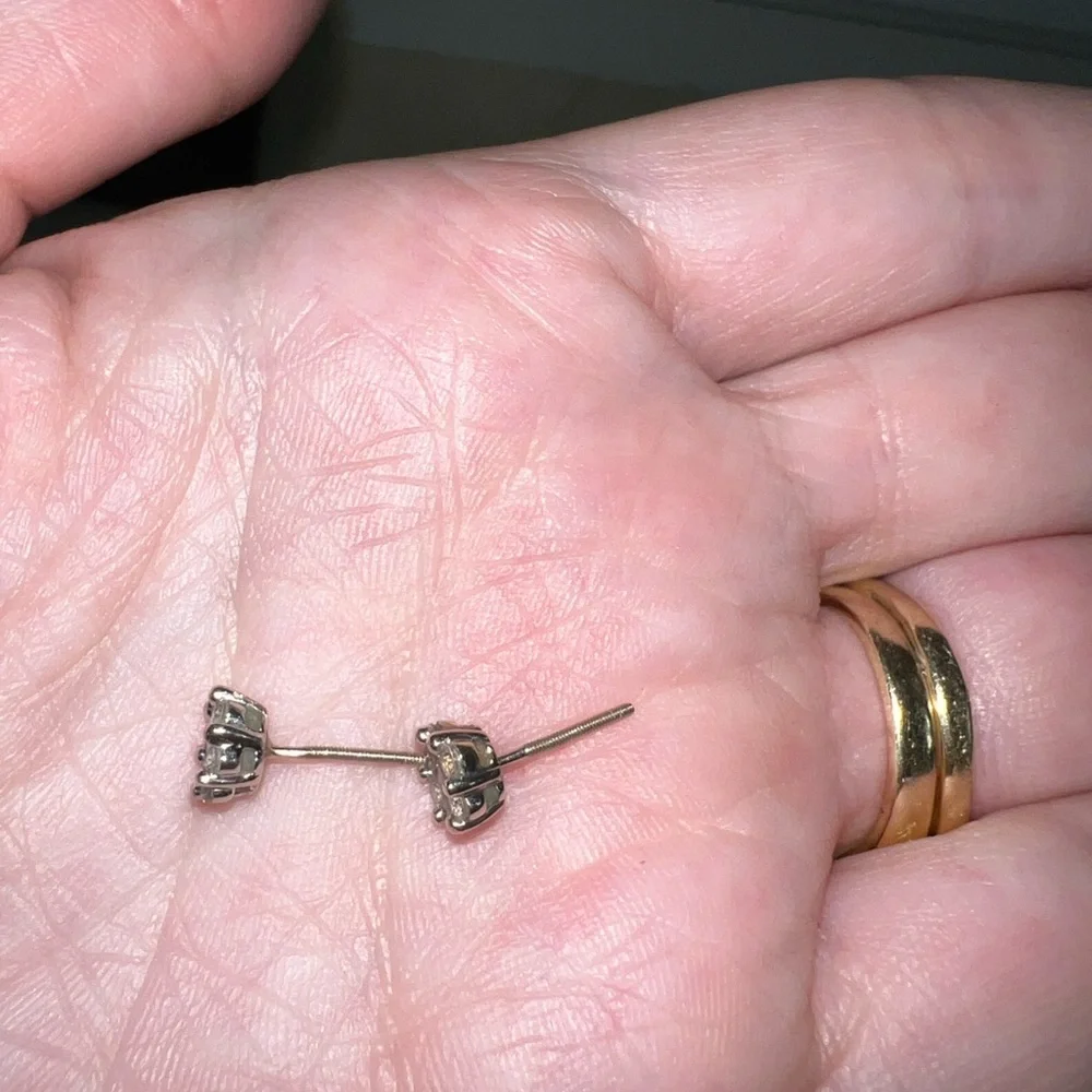 White gold diamond earrings - Picture 4 of 8